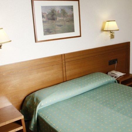 Hotel Yit Conquista De Toledo Zewnętrze zdjęcie