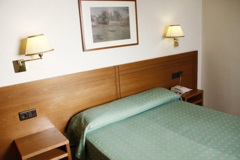 Hotel Yit Conquista De Toledo Zewnętrze zdjęcie